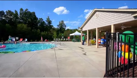 435 Torrington Dr, Duncan, SC 29334 photo 4