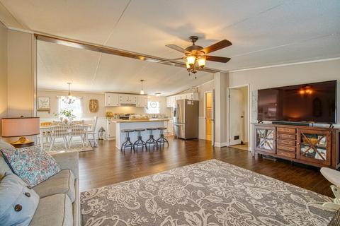 325 E Fox Ridge Dr, Lyman, SC 29365 photo 4
