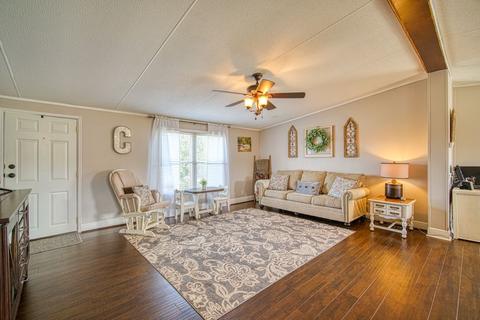 325 E Fox Ridge Dr, Lyman, SC 29365 photo 3