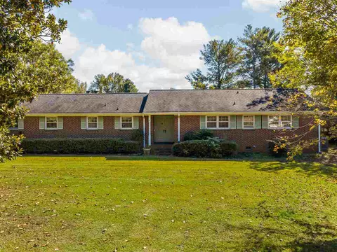 27 Rollingreen Rd, Greer, SC 29651 photo 4