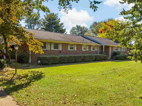 27 Rollingreen Rd, Greer, SC 29651 photo 3