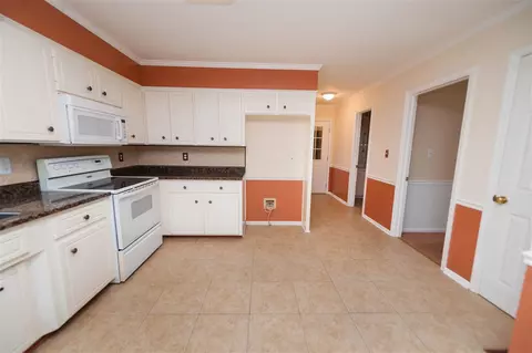 210 Donegal Dr, Moore, SC 29369 photo 9