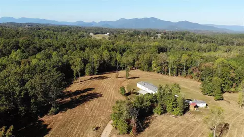587 Fair Winds Dr, Tryon, NC 28782 photo 2