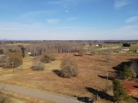 580 Christopher Rd, Campobello, SC 29322 photo 2