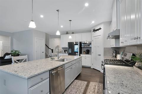204 Edwin Ellis Dr, Greer, SC 29651 photo 3