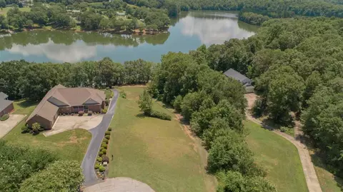 250 Johnsons Pointe Ct, Chesnee, SC 29323 photo 3