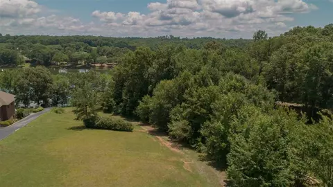 250 Johnsons Pointe Ct, Chesnee, SC 29323 photo 2