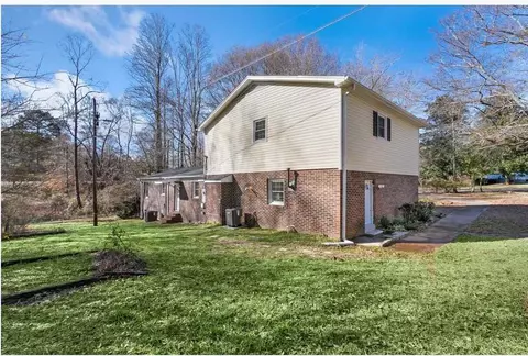 112 N Hendricks Ln, Easley, SC 29640 photo 4