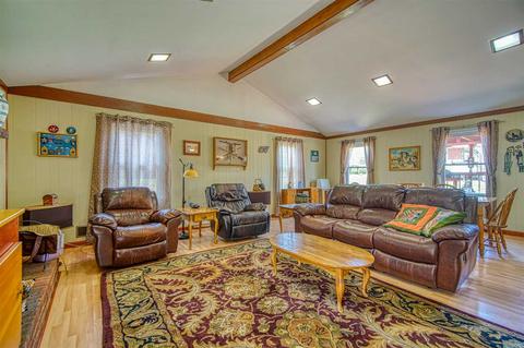 305 Pineview Dr, Moore, SC 29369 photo 2