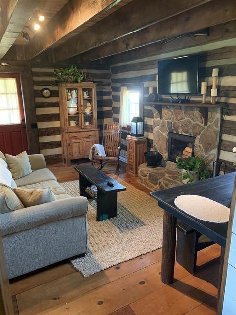 370 Loop Rd, Campobello, SC 29322 photo 8