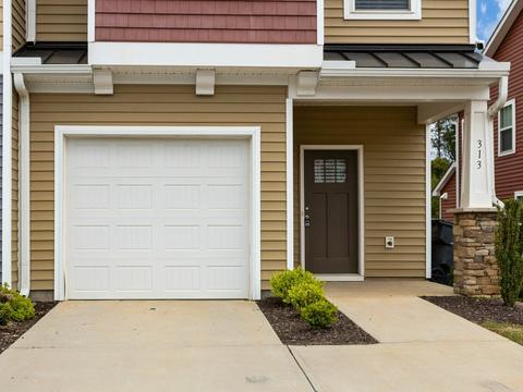 313 Hague, Duncan, SC 29334 photo 3