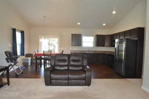 8 7th St, Greer, SC 29651 photo 3