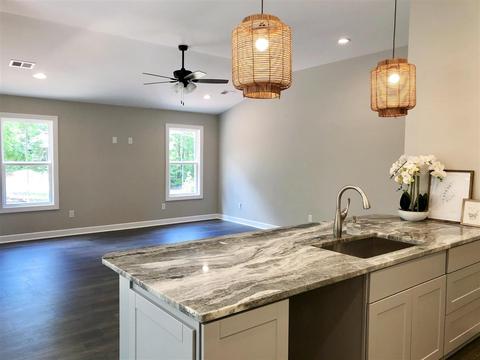 170 Earnhardt, Roebuck, SC 29376 photo 7