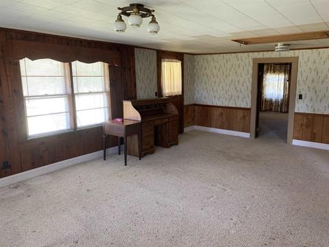 215 E Frontage Rd, Campobello, SC 29322 photo 6