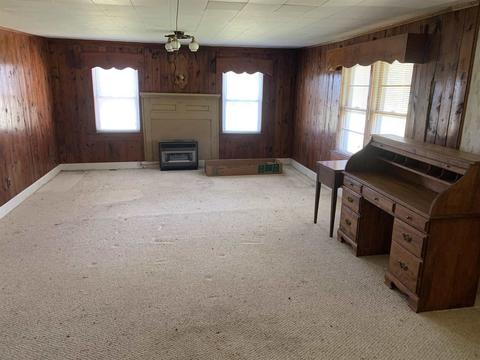 215 E Frontage Rd, Campobello, SC 29322 photo 5