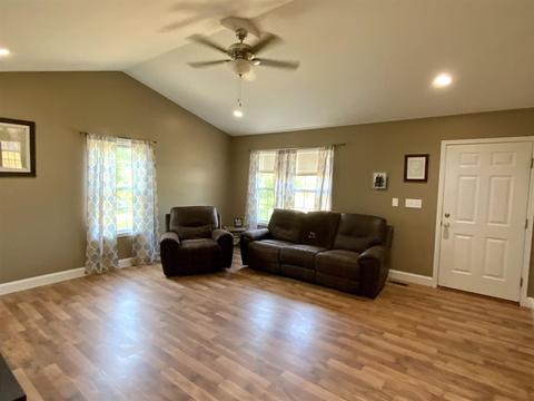 161 Rector St, Campobello, SC 29322 photo 3