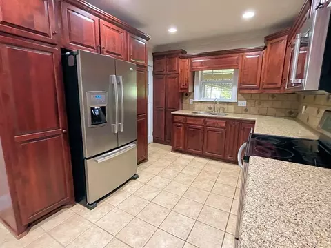 212 E Fairview Ave, Gaffney, SC 29340 photo 3