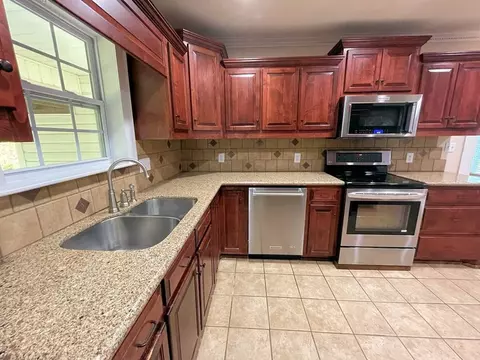 212 E Fairview Ave, Gaffney, SC 29340 photo 4