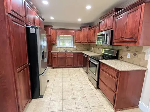 212 E Fairview Ave, Gaffney, SC 29340 photo 2