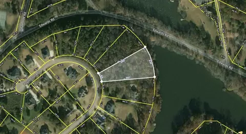 188 Roundstone Dr, Inman, SC 29349 photo 2