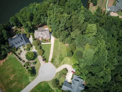 220 E Caledonia Ct, Inman, SC 29349 photo 11