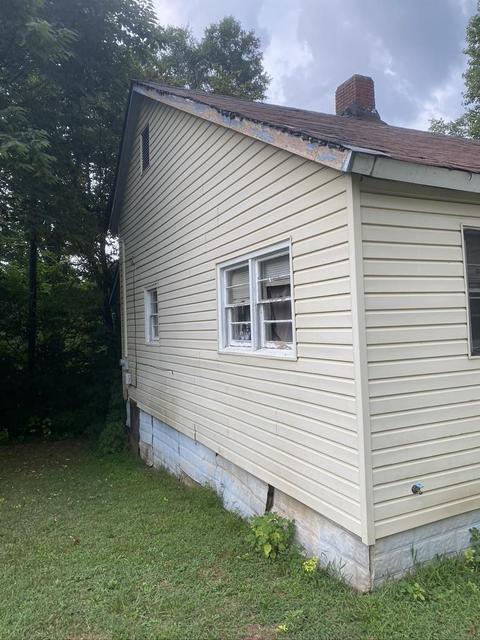 18 E Pine St, Startex, SC 29377 photo 3