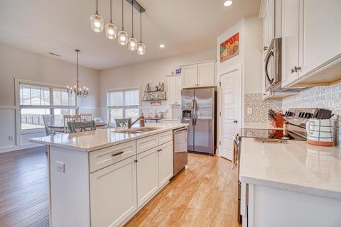 423 Dickson Rd, Campobello, SC 29322 photo 5
