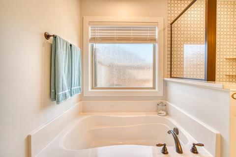 423 Dickson Rd, Campobello, SC 29322 photo 8