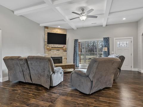 439 Dickson Rd, Campobello, SC 29322 photo 6