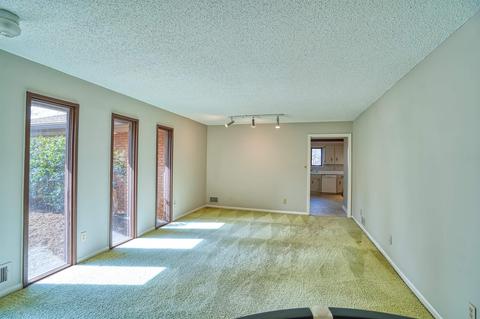 103 Riveredge Dr, Moore, SC 29369 photo 3