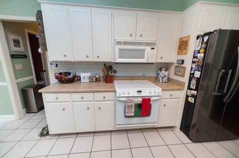 226 Donegal Dr, Moore, SC 29369 photo 4