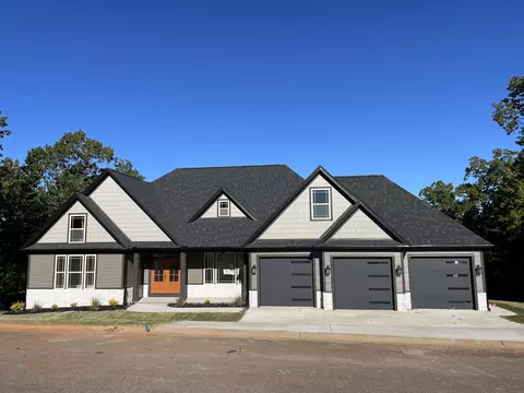 500 Apache Pl, Marietta, SC 29661