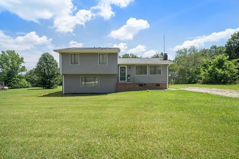 2407 E Tyger Bridge Rd, Greer, SC 29651 photo 2