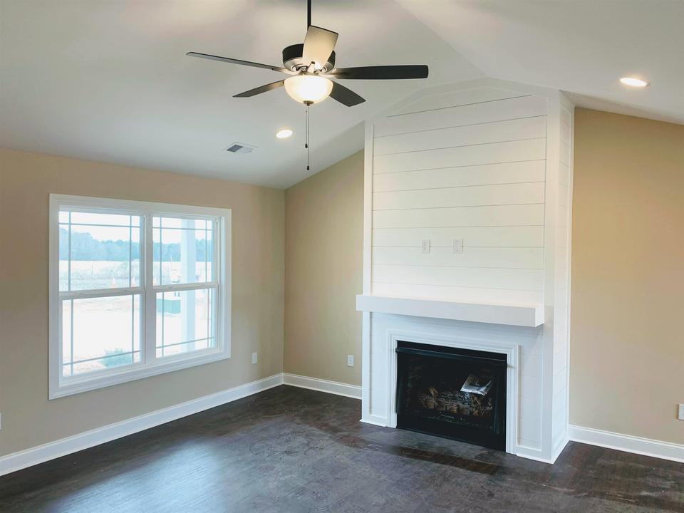  2348 Battleground Rd, Cowpens, SC 29330 photo 2