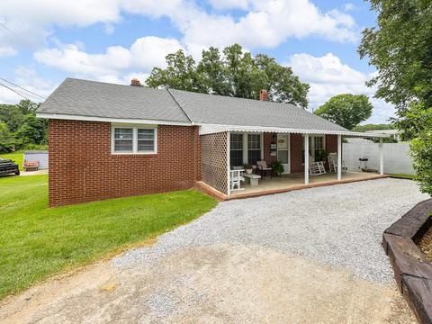 39 Bonds Dr, Ware Shoals, SC 29692 photo 1