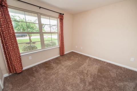 419 Split Oak Ln, Inman, SC 29349 photo 2
