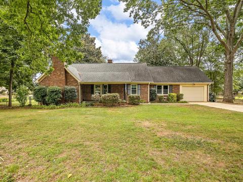 108 Post Dr, Greer, SC 29650 photo 1