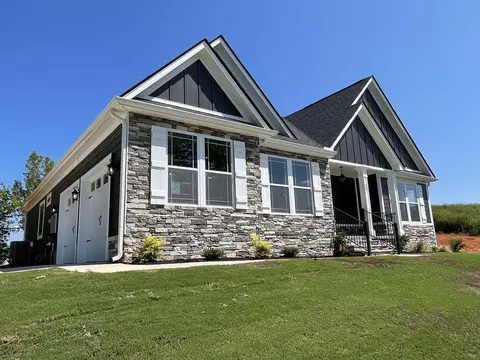 22 Chippewa Ct, Marietta, SC 29661