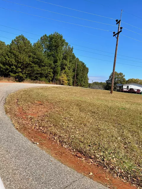 202 Walker Ave, Chesnee, SC 29323 photo 4