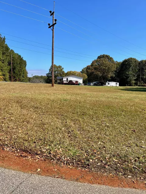 202 Walker Ave, Chesnee, SC 29323 photo 2