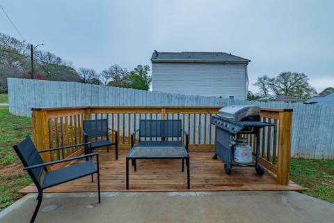 203 Crescent Cir, Duncan, SC 29334 photo 6