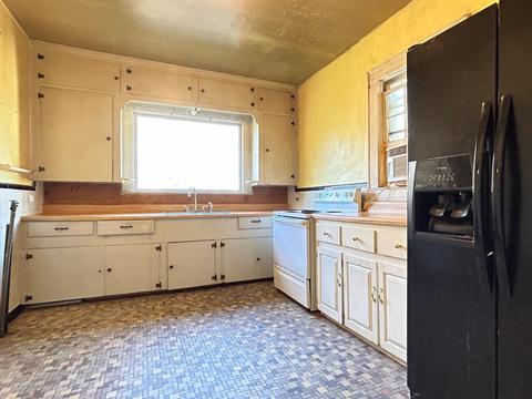 609 E Montgomery St, Gaffney, SC 29340 photo 4