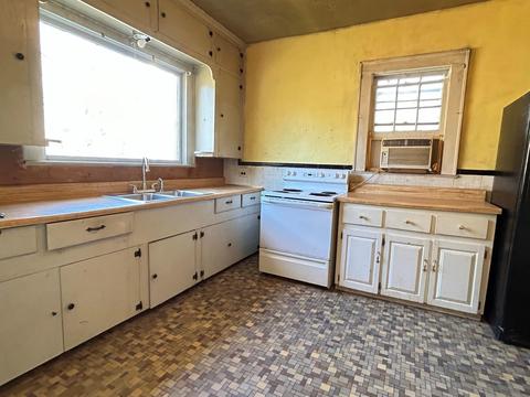 609 E Montgomery St, Gaffney, SC 29340 photo 6