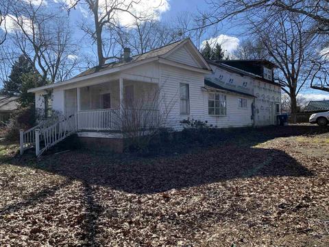 200 S Lee Ave, Landrum, SC 29356