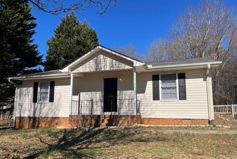114 Glyn Oaks Dr, Boiling Springs, SC 29316