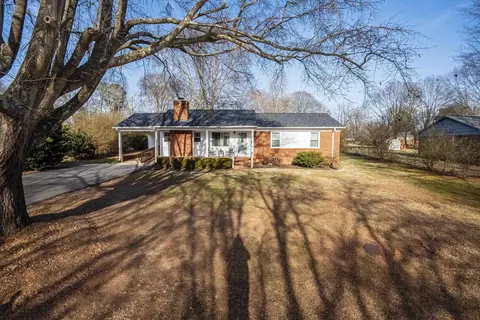 201 Highland Rd, Inman, SC 29349