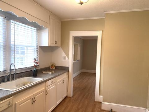 114 E Rutledge Ave, Gaffney, SC 29340 photo 10