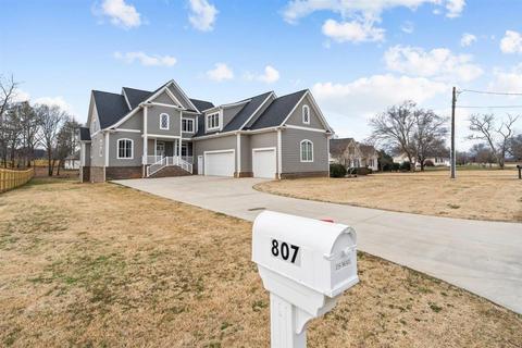 807 Mountain View Ct, Greer, SC 29651 photo 2
