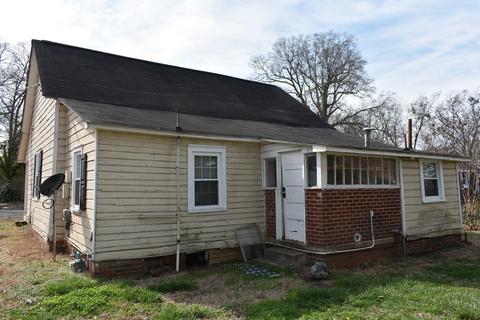 315 E Jefferies St, Gaffney, SC 29340 photo 3