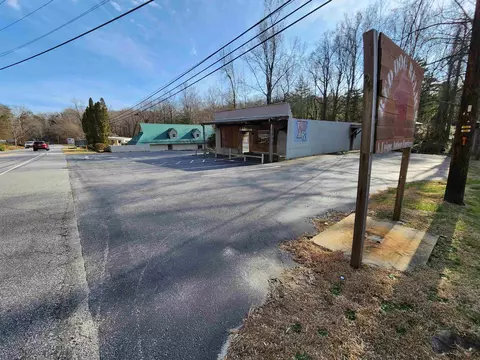 620 S Trade St, Tryon, NC 28782 photo 2